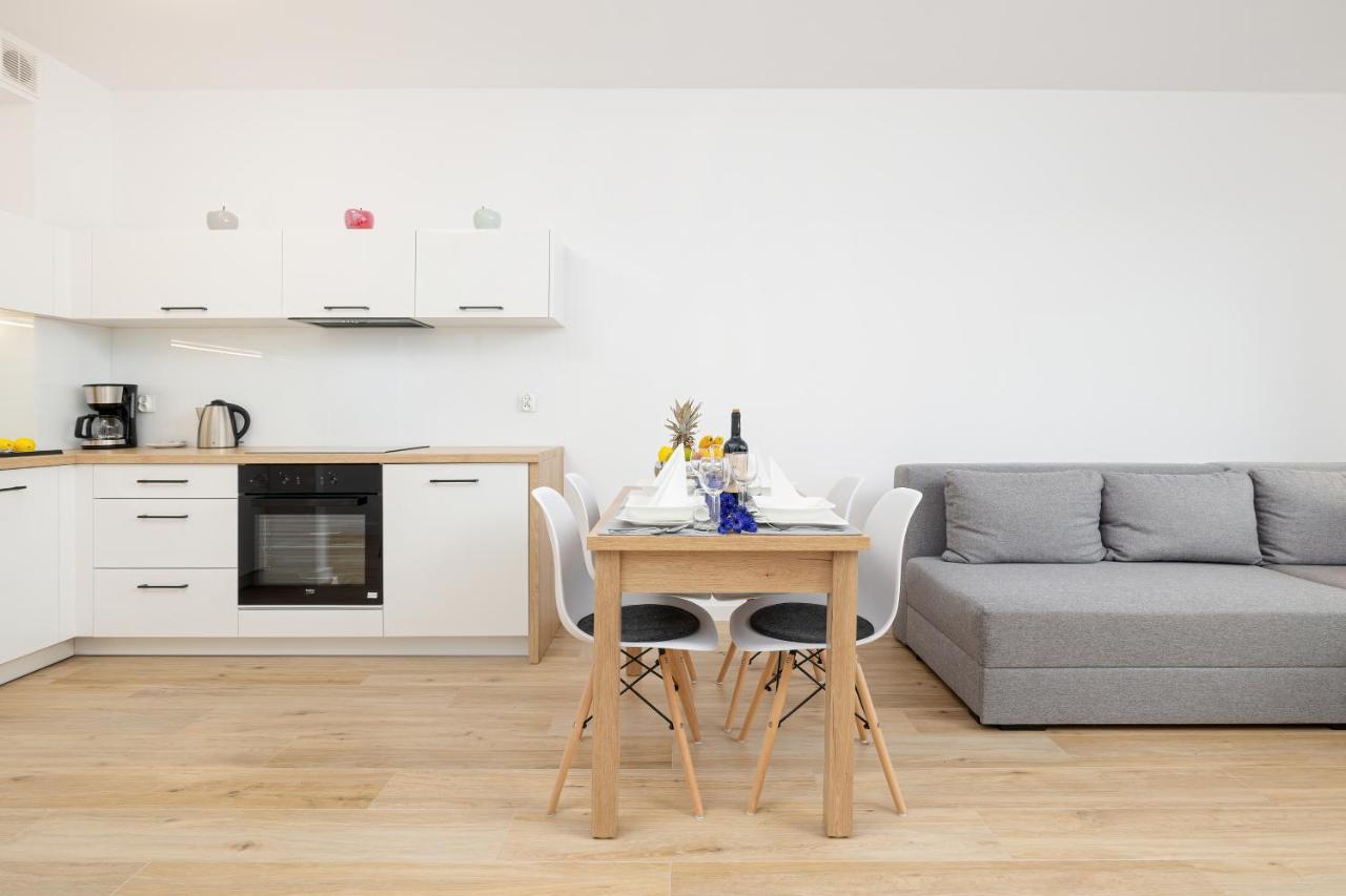 Nadbrzeżna By Renters *