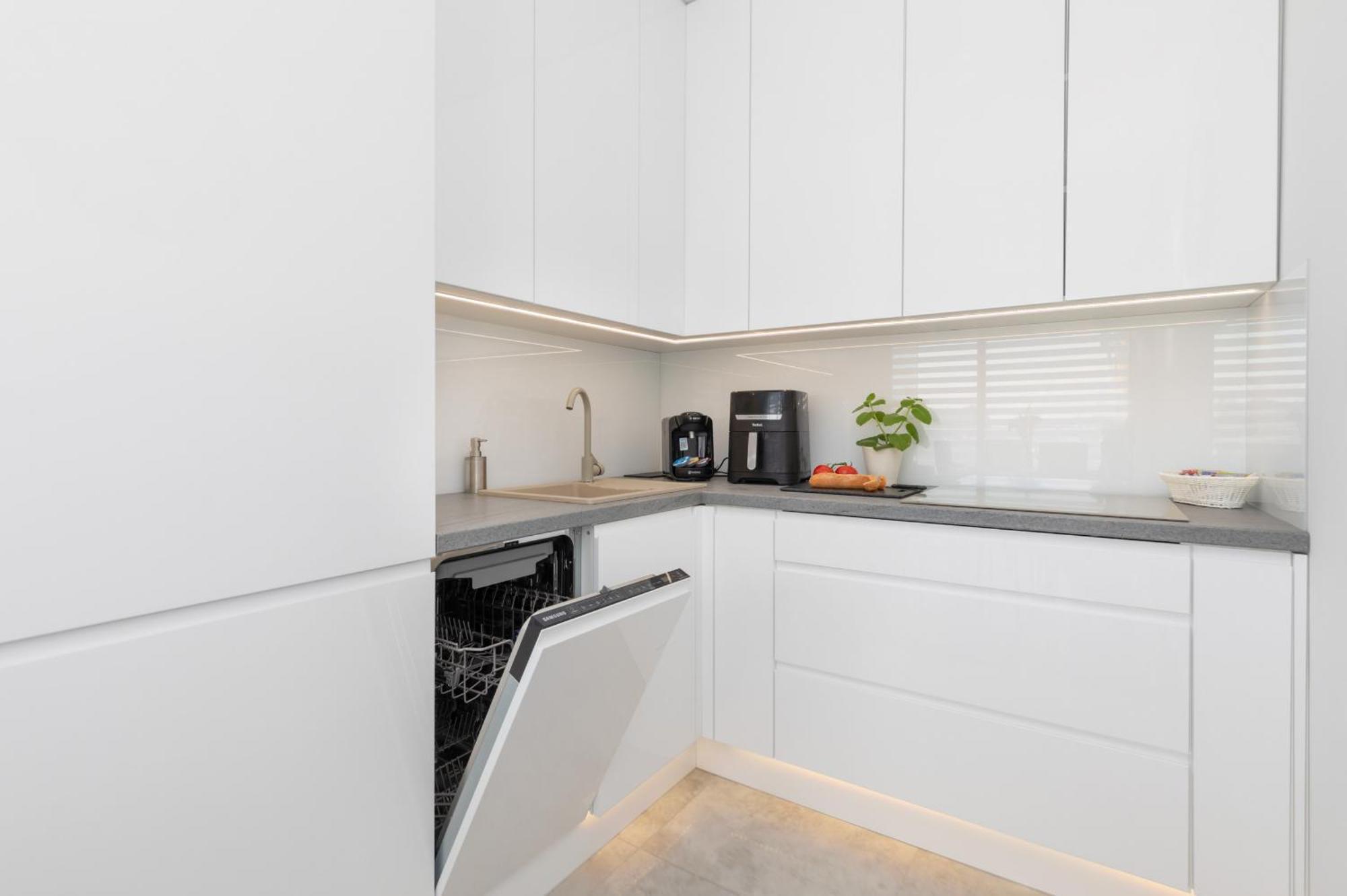 Nadbrzezna 250 M Do Plazy By Renters Apartment