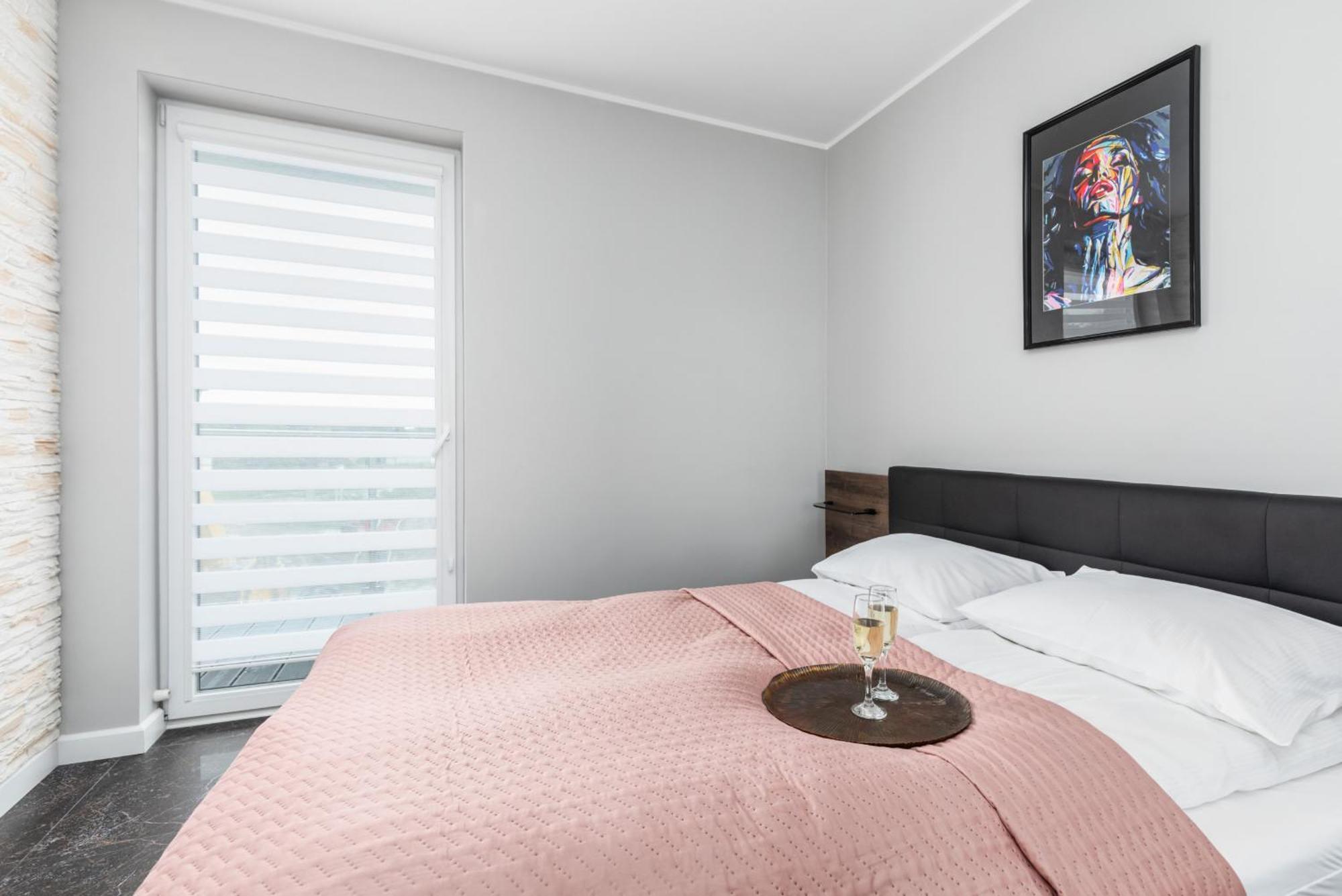 Apartment Nadbrzezna 250 M Do Plazy By Renters *